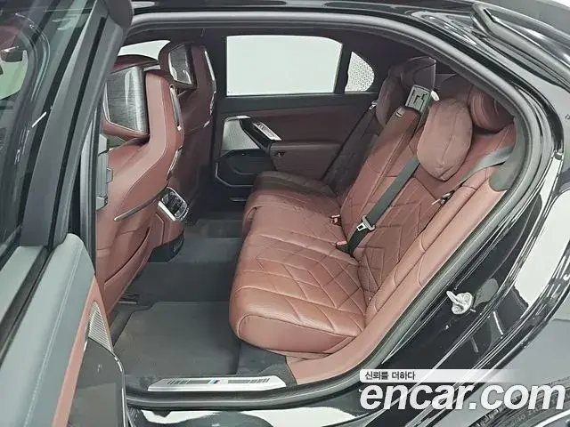 BMW 7 Series 2023 — Фото 12/20