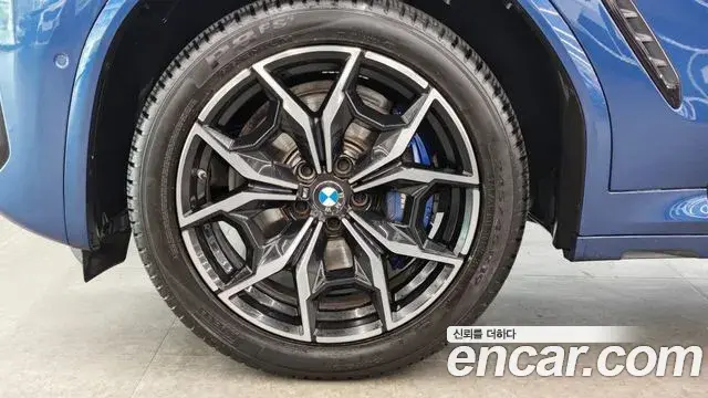 BMW X4 2022 — Фото 4/20