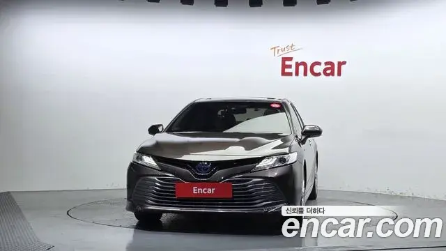 Toyota Camry 2019 — Photo 12/32
