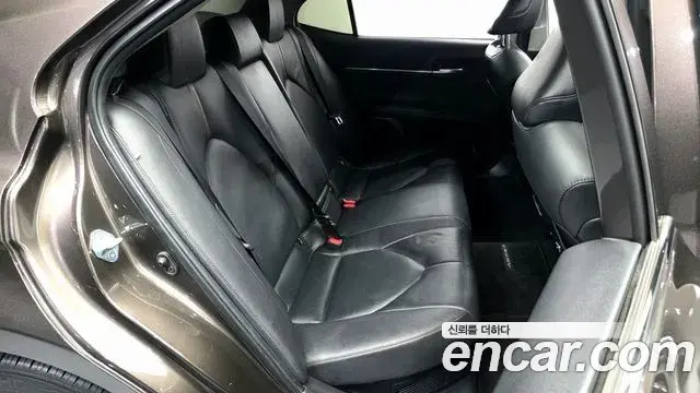 Toyota Camry 2019 — Photo 26/32
