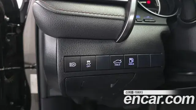Toyota Camry 2019 — Photo 24/32