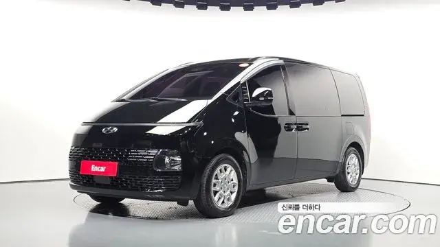 Hyundai Staria 2022 — Фото 1/20