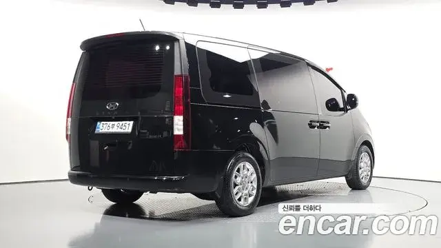 Hyundai Staria 2022 — Фото 2/20