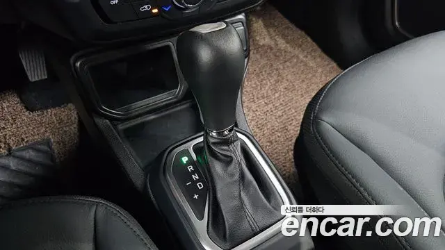 Jeep Renegade 2023 — Фото 9/20