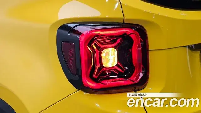 Jeep Renegade 2023 — Şəkil 24/34