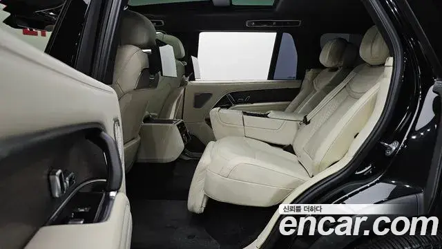 Land Rover Range Rover 2023 — Фото 11/20