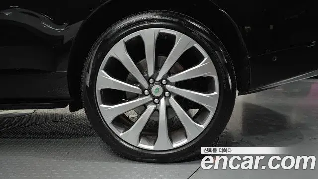 Land Rover Range Rover 2023 — Şəkil 36/37