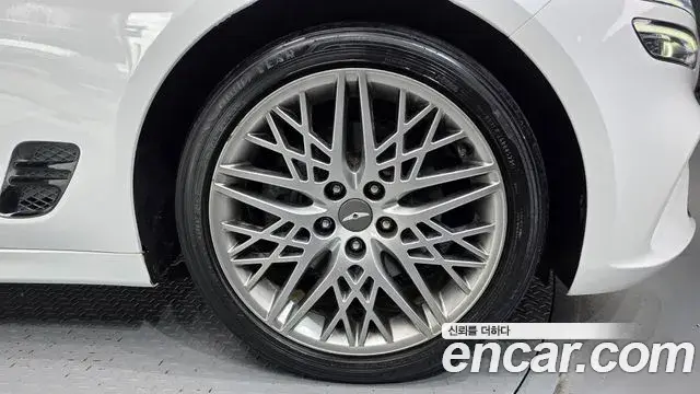 Genesis G70 2020 — ფოტო 3/34