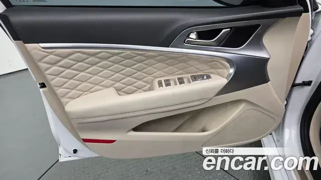 Genesis G70 2020 — ფოტო 14/34