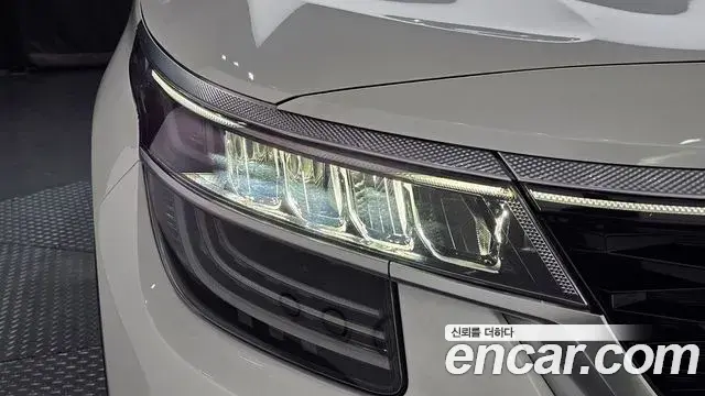 Kia Seltos 2022 — ფოტო 8/34