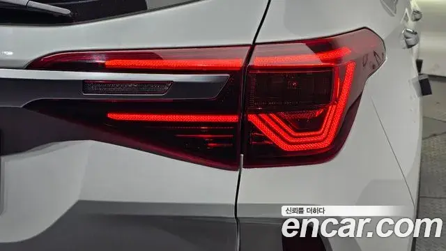 Kia Seltos 2022 — ფოტო 7/34