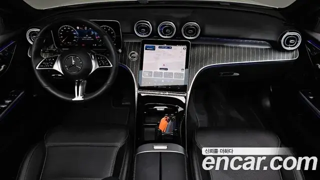 Mercedes-Benz C-Class 2025 — Photo 7/20