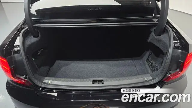 Volvo S90 2018 — Photo 12/30