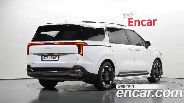 Kia Carnival 2023 — Photo 2/20