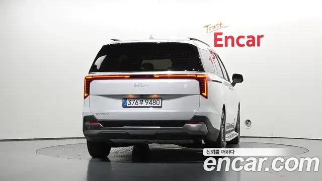 Kia Carnival 2023 — Photo 4/20