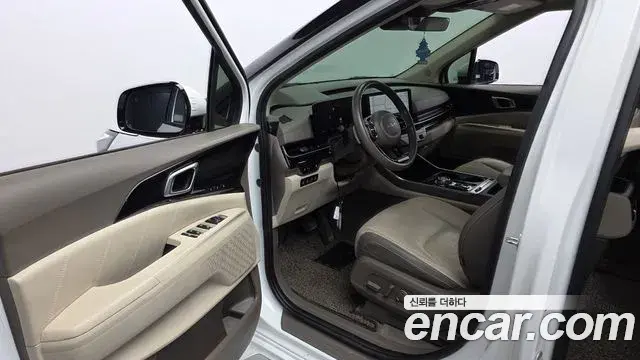 Kia Carnival 2023 — Photo 10/20