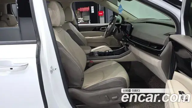 Kia Carnival 2023 — Photo 11/20
