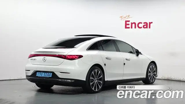 Mercedes-Benz EQE 2023 — ფოტო 25/38