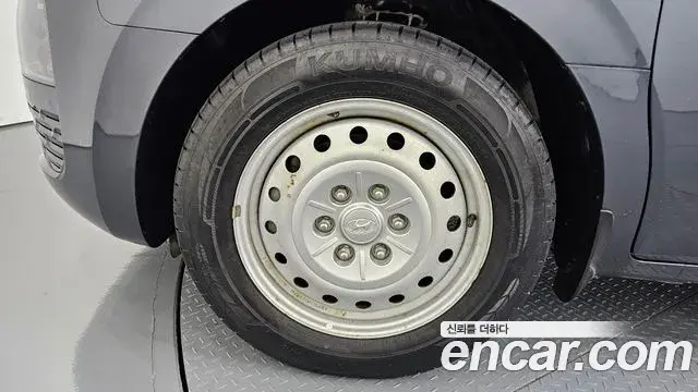 Hyundai Staria 2023 — Фото 5/20