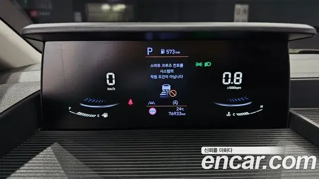 Hyundai Staria 2023 — Фото 8/20