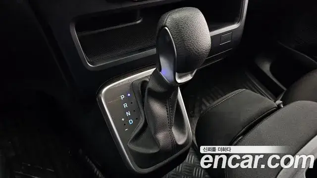 Hyundai Staria 2023 — Фото 9/20