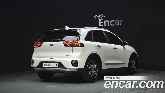 Kia Niro 2020 — Фото 2/20