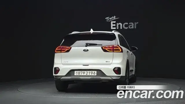 Kia Niro 2020 — Фото 4/20