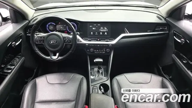 Kia Niro 2020 — Фото 7/20