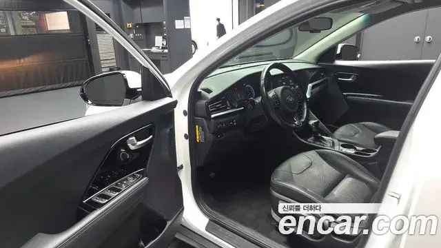 Kia Niro 2020 — Фото 10/20