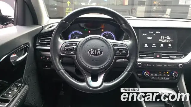 Kia Niro 2020 — Фото 13/20
