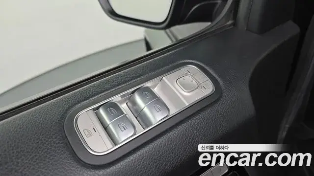 Mercedes-Benz G-Class 2021 — Photo 10/32