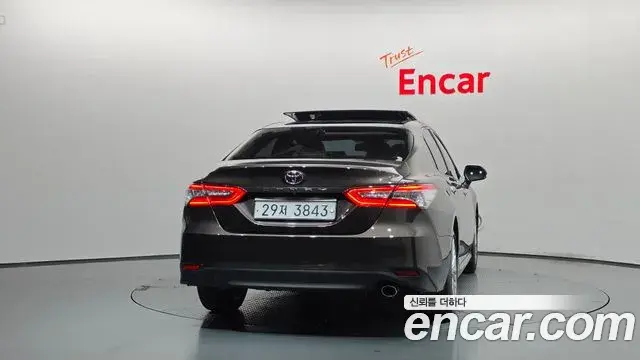 Toyota Camry 2019 — Photo 4/20