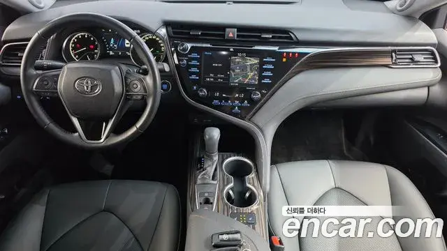 Toyota Camry 2019 — Photo 7/20
