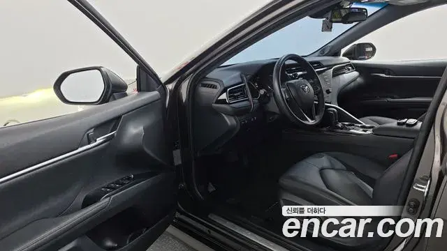 Toyota Camry 2019 — Photo 10/20