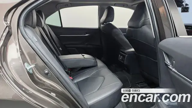 Toyota Camry 2019 — Photo 11/20