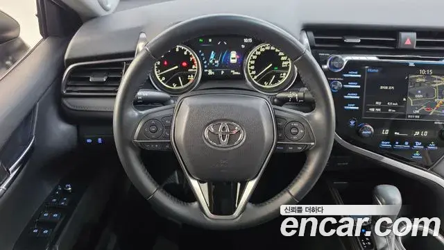 Toyota Camry 2019 — Photo 12/20