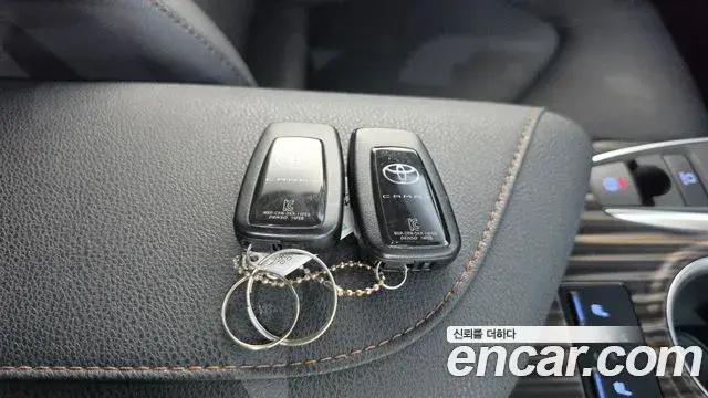 Toyota Camry 2019 — Photo 14/20
