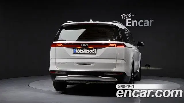 Kia Carnival 2023 — Фото 4/20