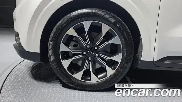 Kia Carnival 2023 — Фото 5/20