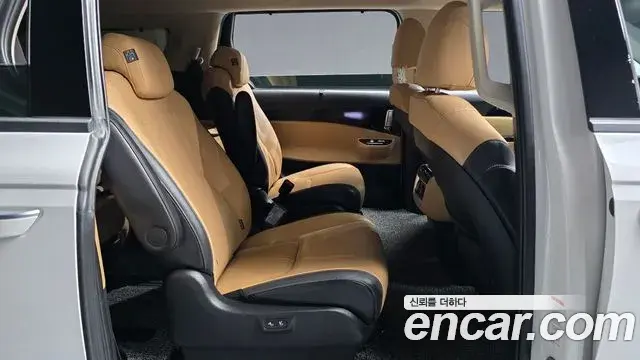 Kia Carnival 2023 — Фото 11/20