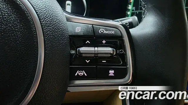 Kia Carnival 2023 — Фото 16/20