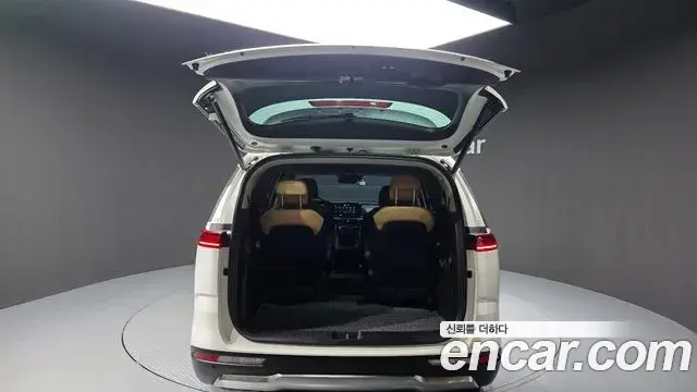 Kia Carnival 2023 — Фото 20/20