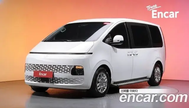Hyundai Staria 2024 — Фото 1/20