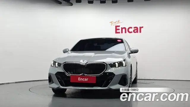 BMW 5 Series 2025 — Photo 2/20
