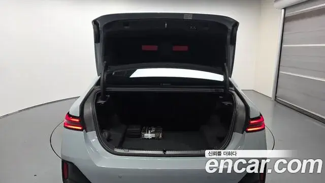 BMW 5 Series 2025 — Photo 19/20