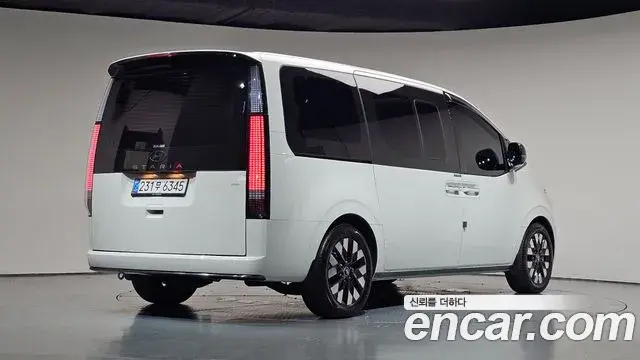 Hyundai Staria 2025 — Фото 2/20