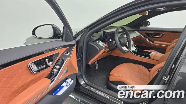 Mercedes-Benz S-Class 2025 — Фото 10/20