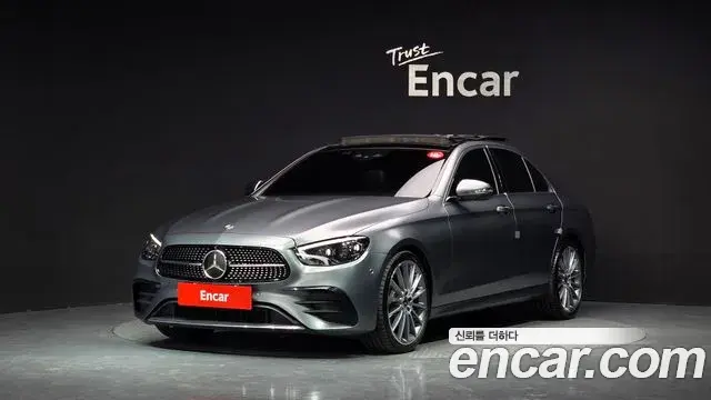 Mercedes-Benz E-Class 2022 — Photo 9/20