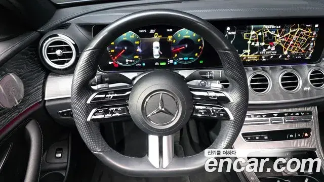 Mercedes-Benz E-Class 2022 — Photo 14/20