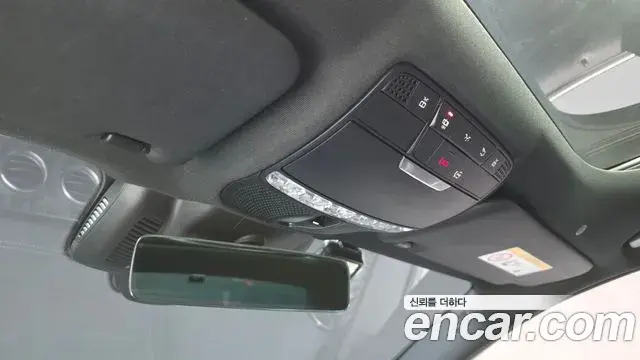 Mercedes-Benz E-Class 2022 — Photo 20/20